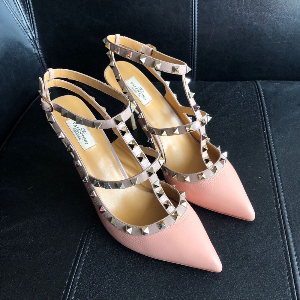V Rockstud Pumps